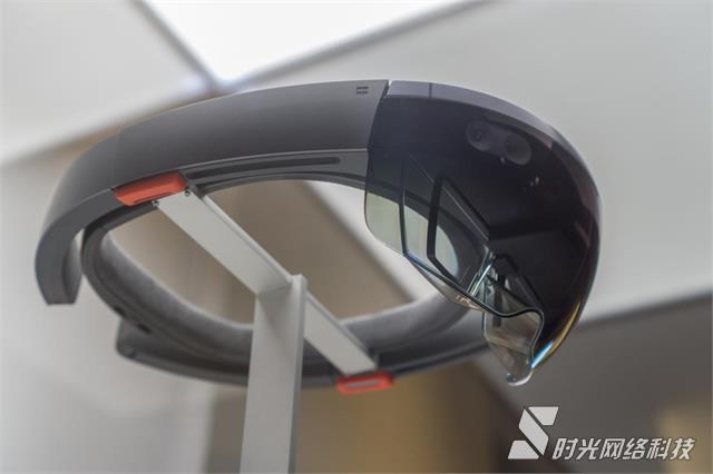 Build2016神器：Win10眼镜HoloLens配置全揭秘！